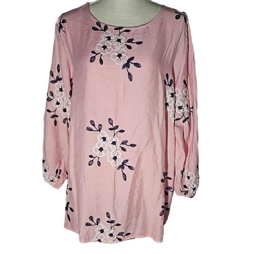 Women's Pink Floral Embroidered Long-Sleeve Blouse